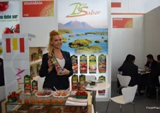 Laura Martín Belmonte, del departamento comercial de BioSabor, en promoción de su gazpacho orgánico.
