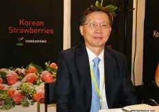 Jonghae Kim, presidente de Hansarang Co. Las setas de Hansarang se están exportando a Singapur, Malasia, Japón, EE. UU. y Australia.