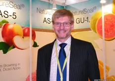 Simon Matthews, gerente general de Agricoat NatureSeal. NatureSeal es una línea de productos que mantiene el sabor, la textura y el color naturales de las frutas y hortalizas frescas después de ser cortadas. EE. UU. / Reino Unido.