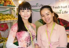 Loan NGOC (gerente de ventas y marketing) con Huyen, de Good Life,Vietnam.