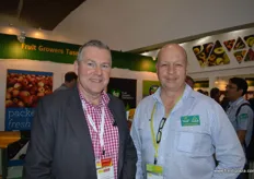 Jonathan Eccles, de Raba, y Phil Pyke, de Fruit Growers Tasmania.