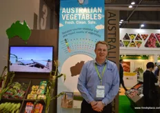 Kees Versteeg, de Qualipac en el estand de AusVeg promocionando las hortalizas australianas.