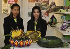 Chatchawal Orchid Co., Ltd. Produce orquídeas en Tailandia. Phanita Telavanich, gerente general, y Napapan Jitjumnong aportan algo de color a Fruit Logistica.