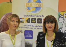 Stephanie Bruno Massarini y Nathalie Casul en el estand de Distrimex.