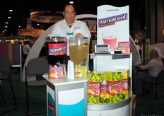 Tony Ruizwith, bebidas naturales de Alex & Tony, México.