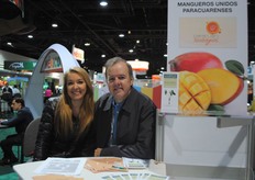 Alicia Lozano y Mauricio Palize, de Mangueros Unidos Paracuarenses, México.