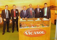 Equipo directivo en el stand de Vicasol, presentando su nueva oferta de productos ecológicos.