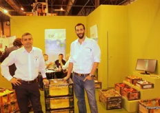 Benjamin Nebot y Roy Heyman en el stand de EcoPack, presentando por primera vez en España sus cajas reutilizables para bananas.
