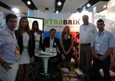 XtraBrix - la presentación de su producto que es un bioestimulante, brix aumento y la mejora de la raíz. Pablo Henríquez, las señoras de la promoción, Jacques Luteijn, Carolien Vervaet, Geert Bakker y Pablo Galaz.