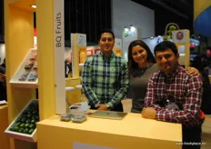 Aldo Sanchez, Nadia Martinez y Miquel Méndez de BQ Fruits Mexico, exportador de berries.