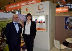 Stand de Cañamás, productores y comercializadores de mandarinas y nnaranjas.
