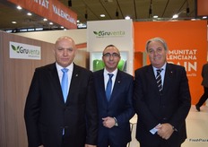 Fermín Sánchez, presidente de Gruventa, junto con los máximos representantes de Cajamar.