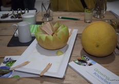 La presentación concuyó con unn cóctel y degustación de melón Galkia.