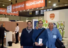 Juan Carlos Ortiz y sus compañeros del Grupo Logistico Tisco, en su primera visita a Fruit Logistica.