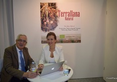 Stand de Terrallana, productores de ajos y cebollas.