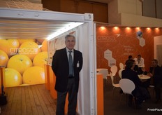 Benito Orihuel, gerente de Citrosol, exponiendo el contenedor Know How acerca de los procesos completos de sus soluciones post cosecha.
