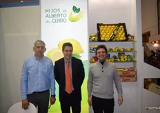Equipo comercial en el stand de Hijos de Alberto del Cerro, más de 30 años especializados en limón.Este ha sido su primer año en Fruit Logistica.
