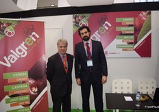 Equipo de Valgren, expertos en cerezas, castañas, higos secos y fresa.