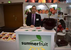 Ramón Pascual, director comercial de Summerfruit, especialistas en cerezas, fruta de hueso y granada.