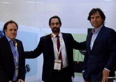 Carlos Stabile y Matías Noti , de Cerezas Argentinas, reunidos Ruy Barbosa, de North Bay Produce.