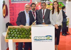 Celso Castillo Macías, Manuel Pozo, Edgardo Alvarado y Melissa Jima, de la exportadora de aguacates Promega.