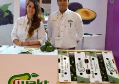 Adriana Aguilar Pereda y Roberto Contreras Bustamante, de Guakt, exportadora mexicana de aguacates.