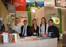 Muchas compañías peruanas también tuvieron representación. De izquierda a derecha: Nelli Filippove, Vlacheslow Rynetin, Irina Chegodaikina, Ekaterina Drozhzhina y Orlando.