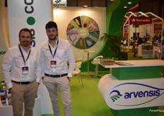 Daniel Lahoz y Álvaro Moya en el stand de Arvensis, proveedor de fisionutrientes.