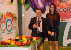 Francisco Barcoj y Vanesa Caro de Agrupaejido, comercializadores de hortalizas.