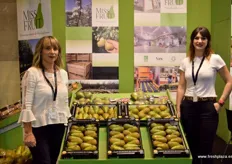 Carmen Pajaros y Maria Lazaro de Miss Fruit, empresa con un par de años en el mercado proveyendo peras de alta calidad.