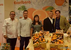 Productores de naranjas y clementinas Ecoribera. De izquierda a derecha: Joaquin Selfa, Federico Selfa, Patricia Bayon y acompañados por Joaquin Cortéz de la empresa HortoSabor.