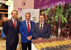 Francisco Hernández, Joaquín Gómez y Jesús López de ITUM, productores de uvas de mesa.