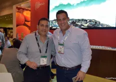 Fernando Ascenzo de la exportadora de frutas y verduras peruana Talsa acompañado por Bruno Gribalda de Andean Sunproduce.