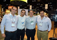 Pablo Ramirez de Farm2 Market con Nicola Benfaz (Velgi), Roberto Buckley y Francisco Ramirez Mol. Farm2Market es una empresa exportadora de granada, aguacates, uva y mango peruano.