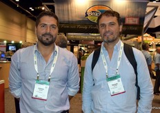 Antonio Sanchez y Gerardo Sanchez de Latin Farms visitando el pabellon peruano. Latin Farms es una empresa española importadora de fruta peruana.