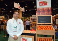Carlos Castro de Rex, empresa mexicana productora principalmente de tomates pero también de bellpeper.