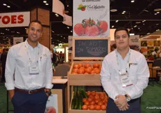 Leobardo Sandoval y Benjamin Sanchez de la proveedora de vegetales Fresh Vegetables.