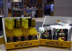 Salsas naturales en base a piña para acompañar las ensaladas y fruta deshidrata de Bengala Agrícola.