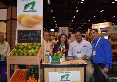 Higueral Produce tiene como voceros a Ricardo Villsenor, Maria Villa, Dania Valdez y Edgar Duar.