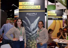 Upala Agrícola estuvo presente en el stand conjunto de Costa Rica, son productores de piña. En Jessie Acuña y Gabriela Sandy.