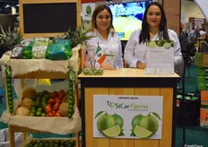 Sicar Farms, productores de limón mexicano y persa. Rocio Cobia y Marisa Puente representaron la empresa.