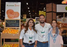 Gris Cerezo, Enrique Gracia y Xhail Diaz de Flavor King. Productores y exportadores mexicanos de naranjas.