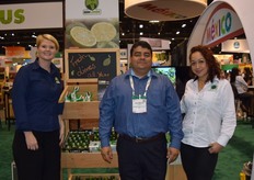 Lena Inginillem, jose Manuel Alvarez y Sahira Hernandez de la productora de cítricos Cadillo.