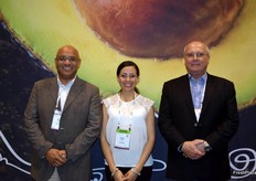Arturo Medina, Pilar Barreto y James Bosworth de Prohass.