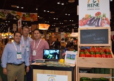 Jaime Hernandez, Javier Serrano y Marco Moreno de Rene Produce.