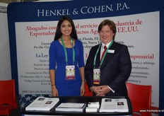 Jeanette Sepulveda y Tim henkel de Henkel & Cohen, estudio de abogados especializado en asesorias a exportadoras de productos agrícolas a Estados Unidos.