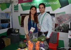 Empack promocionando el empaque por atmósfera modificada que permite tener un tiempo más alto de vida util para la fruta. Daniela Gutiérrez y Felipe Magnan fueron sus representantes.