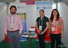 Pablo Vivero, Marcela Gómez y Karen Pizarro de Actiagro, empresa hermanda de Araya Abogados CIA.
