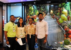 El equipo de Multiagro, proveedor de las semillas.