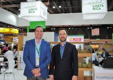 Álvaro Piedra y José Pablo Rodríguez, de Procomer Costa Rica. Este ha sido el primer año que Costa Rica ha estado presente en Asia Fruit Logistica con un pabellón.
